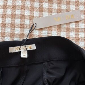 Nic + Zoe NWT Black Trousers . Fully lined.